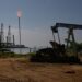 Petróleo fecha em queda de quase 7% com otimismo sobre negociações entre EUA-Irã