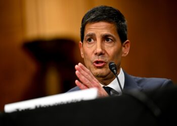Cerimônia de posse de Warsh na presidência do Fed será às 12h; Trump participará